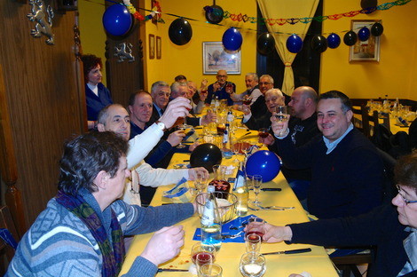 un brindisi all'Inter prima di iniziare la cena